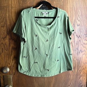 XXL Embroidered bumblebee green T-shirt